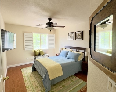 10218 Birch Bluff Lane - Photo Thumbnail 7