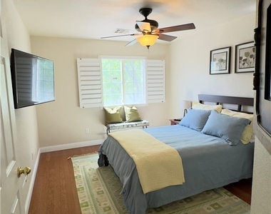 10218 Birch Bluff Lane - Photo Thumbnail 9
