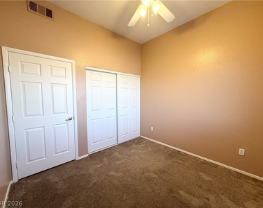 10245 S Maryland Parkway - Photo Thumbnail 17