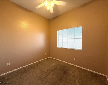 10245 S Maryland Parkway - Photo Thumbnail 14