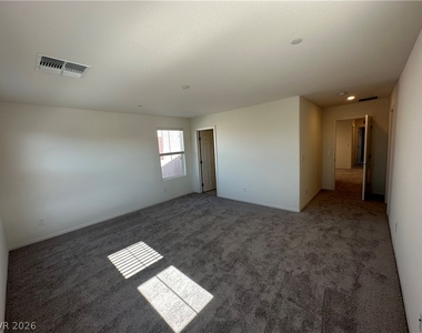 3729 Scafati Avenue - Photo Thumbnail 9