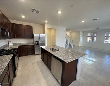 3729 Scafati Avenue - Photo Thumbnail 4