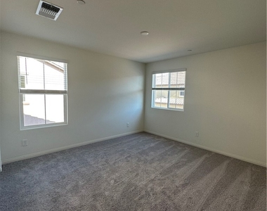 3729 Scafati Avenue - Photo Thumbnail 14