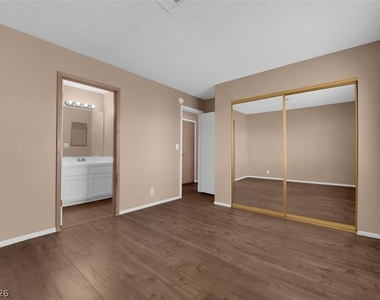 4300 N Lamont Street - Photo Thumbnail 15