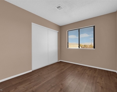 4300 N Lamont Street - Photo Thumbnail 6