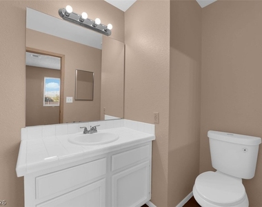 4300 N Lamont Street - Photo Thumbnail 7