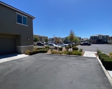 12238 Plum Mist Court - Photo Thumbnail 9