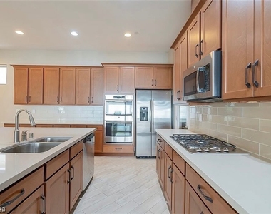 412 Cadence View Way - Photo Thumbnail 1
