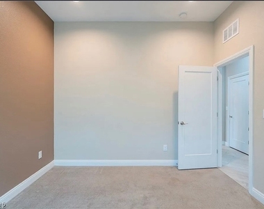 412 Cadence View Way - Photo Thumbnail 13