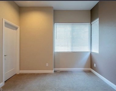 412 Cadence View Way - Photo Thumbnail 12