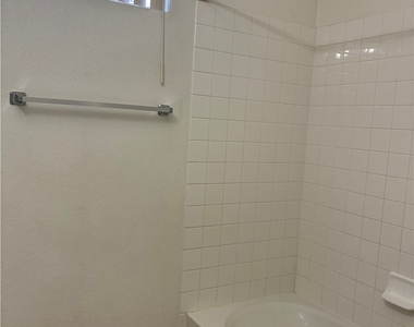 11425 Drappo Avenue - Photo Thumbnail 6