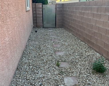 11425 Drappo Avenue - Photo Thumbnail 13