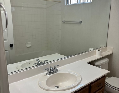 11425 Drappo Avenue - Photo Thumbnail 4