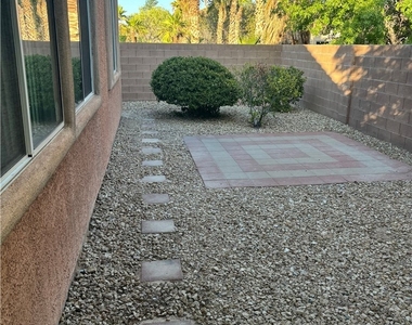 11425 Drappo Avenue - Photo Thumbnail 11