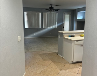 11425 Drappo Avenue - Photo Thumbnail 19