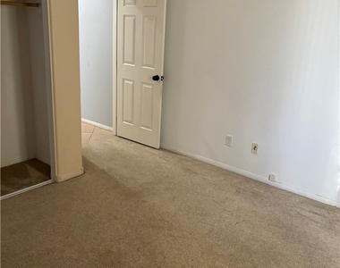 11425 Drappo Avenue - Photo Thumbnail 8