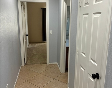 11425 Drappo Avenue - Photo Thumbnail 2