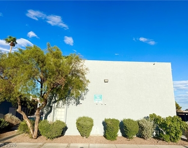 5219 Caliente Street - Photo Thumbnail 11