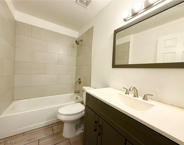 5219 Caliente Street - Photo Thumbnail 10