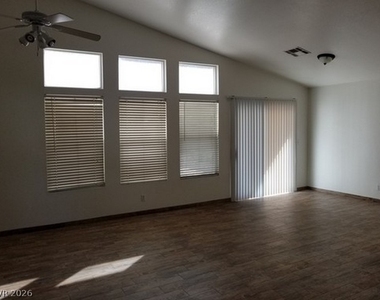 5805 Briar Rose Lane - Photo Thumbnail 11