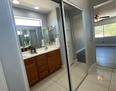 11106 Evvie Lane - Photo Thumbnail 33