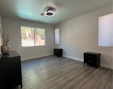 11106 Evvie Lane - Photo Thumbnail 16
