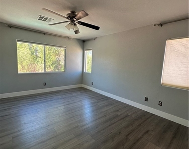 11106 Evvie Lane - Photo Thumbnail 29