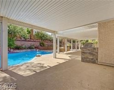 2725 Dune Cove Road - Photo Thumbnail 20