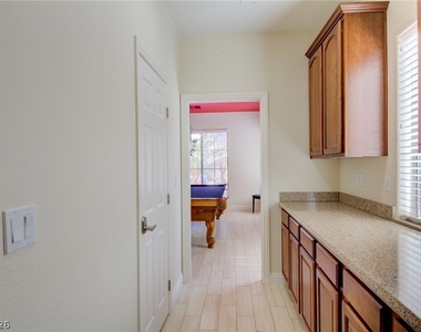 8925 Monte Oro Drive - Photo Thumbnail 12
