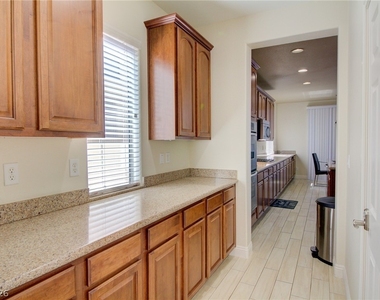 8925 Monte Oro Drive - Photo Thumbnail 11