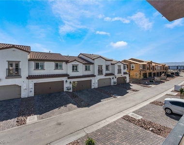 871 Watford Place - Photo Thumbnail 21