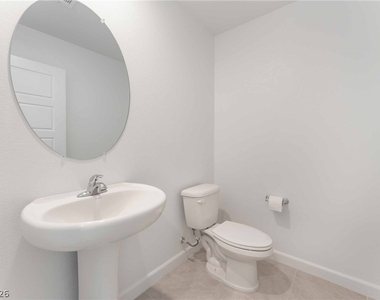 871 Watford Place - Photo Thumbnail 5