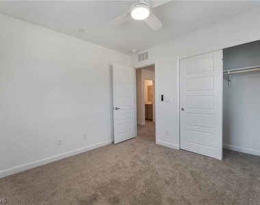 871 Watford Place - Photo Thumbnail 17