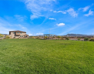 871 Watford Place - Photo Thumbnail 23