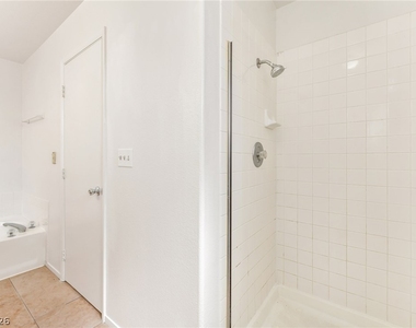 4904 Spring Falls Way - Photo Thumbnail 17