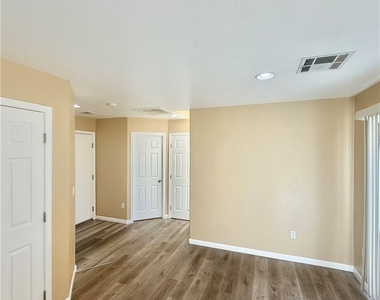 10437 Concetta Avenue - Photo Thumbnail 8