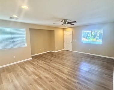 10437 Concetta Avenue - Photo Thumbnail 4