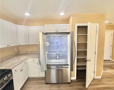 10437 Concetta Avenue - Photo Thumbnail 7