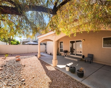 884 Sweeping Vine Avenue - Photo Thumbnail 32