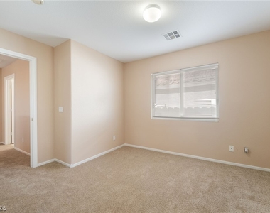 884 Sweeping Vine Avenue - Photo Thumbnail 23