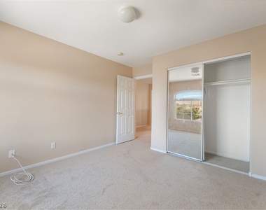 884 Sweeping Vine Avenue - Photo Thumbnail 29