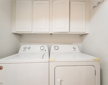 884 Sweeping Vine Avenue - Photo Thumbnail 30