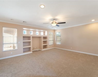 884 Sweeping Vine Avenue - Photo Thumbnail 8