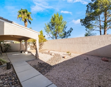 884 Sweeping Vine Avenue - Photo Thumbnail 33