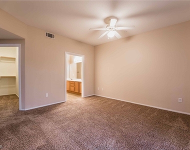 833 Aspen Peak Loop - Photo Thumbnail 8