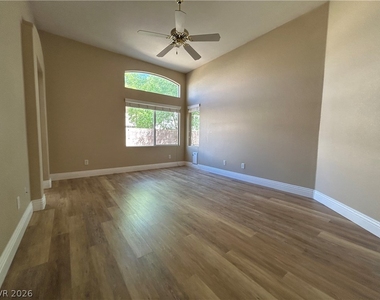 10404 Horseback Ridge Avenue - Photo Thumbnail 16