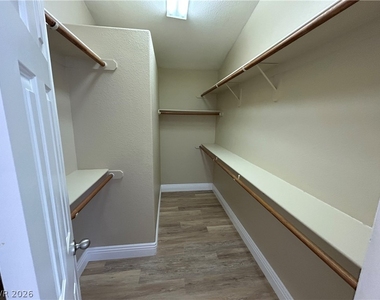 10404 Horseback Ridge Avenue - Photo Thumbnail 18