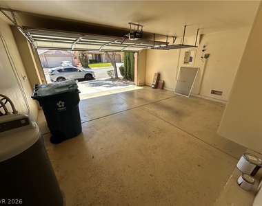 10404 Horseback Ridge Avenue - Photo Thumbnail 23