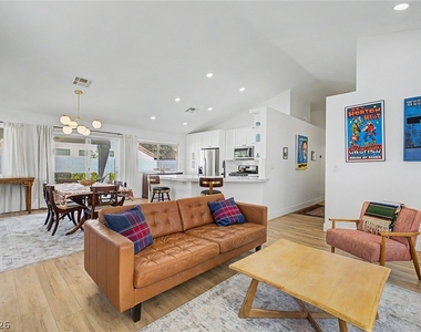 679 Scenic Tierra Lane - Photo Thumbnail 5