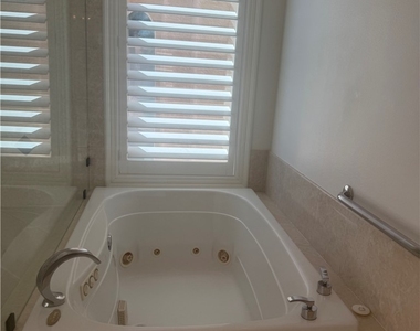 3163 Lido Isle Court - Photo Thumbnail 39